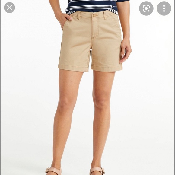 L.L. Bean Pants - NWT LL Bean Favorite Fit Tan Chino Shorts 18